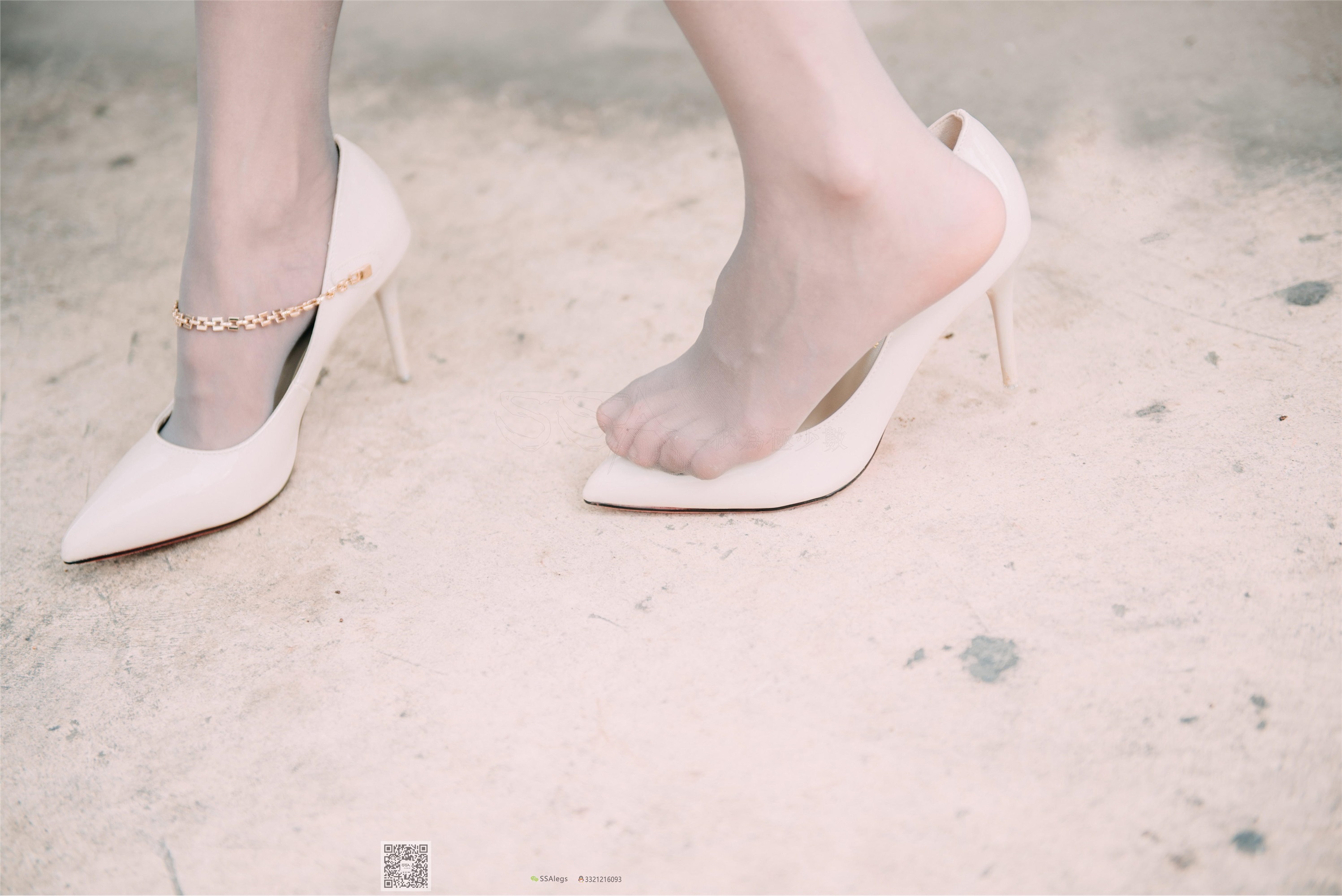 SSA丝社 NO.007 nono 街拍灰丝特辑